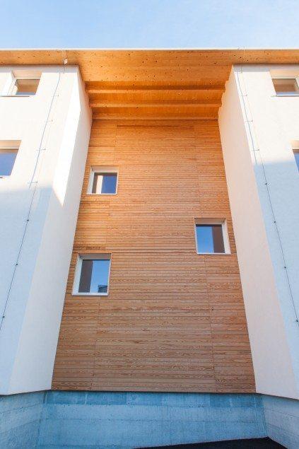 Facciata ventilata in legno di larice